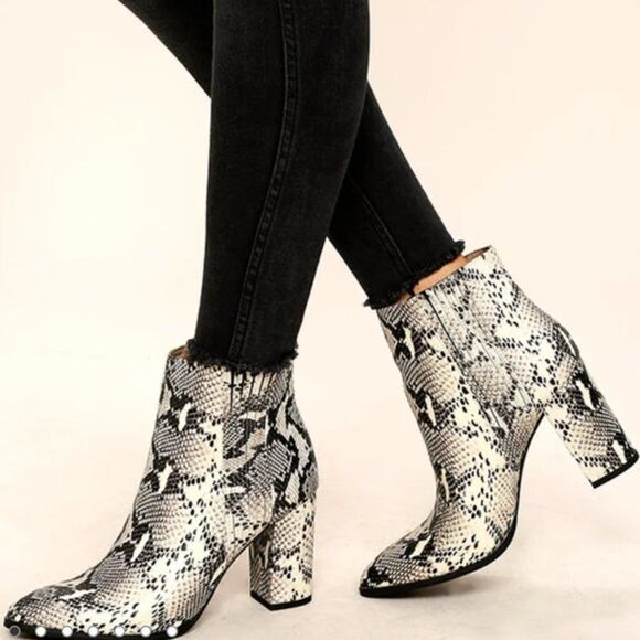 SEYCHELLES Black and White Snakeskin Leather Accordion Boot, Size 6.5 - Picture 1 of 10